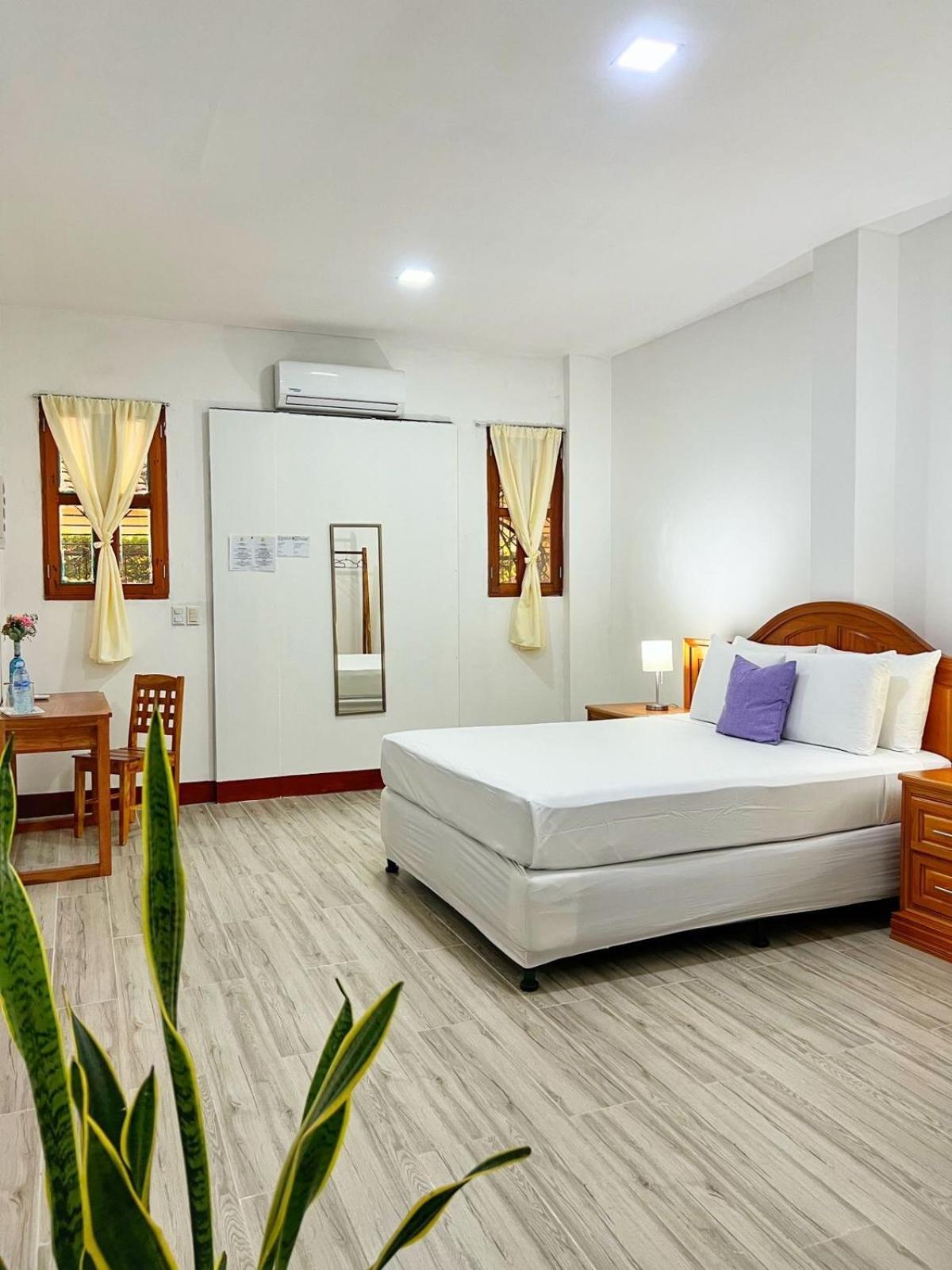 Hotel Al Sole León Екстериор снимка