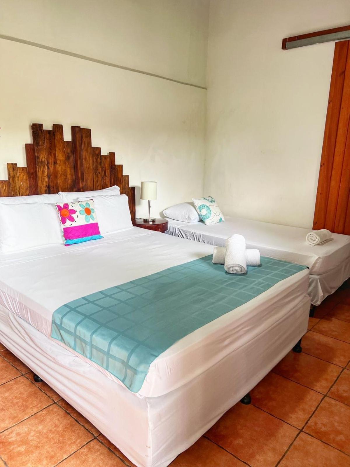 Hotel Al Sole León Екстериор снимка